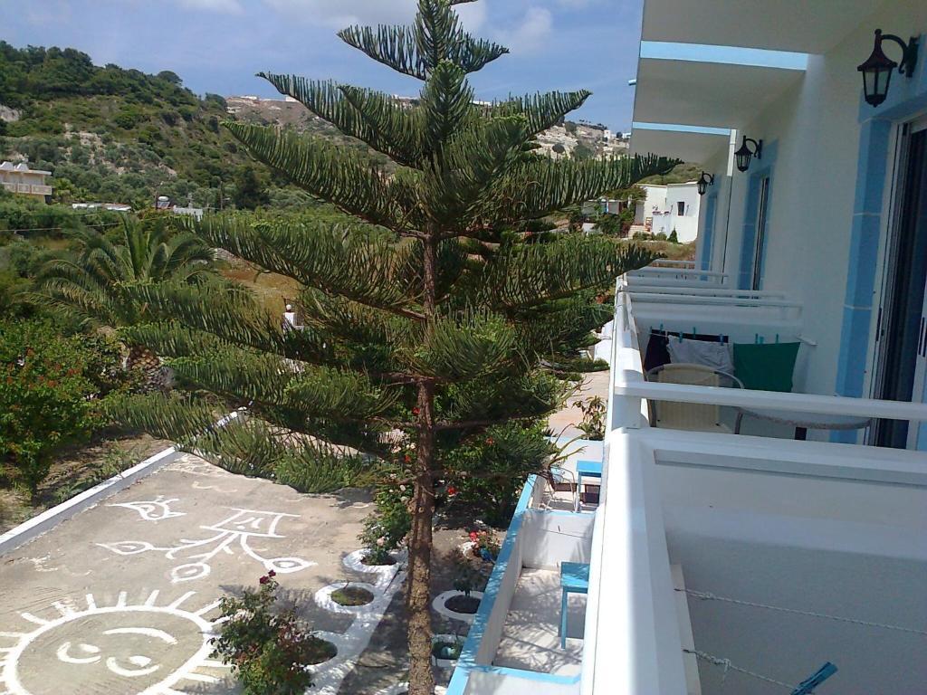 Dionysia Apartments Кефалос Екстериор снимка