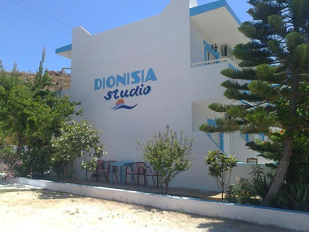 Dionysia Apartments Кефалос Екстериор снимка